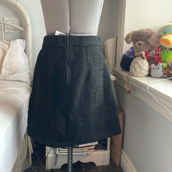 Buttoned Black Mid Skirt - Picture 3 of 3